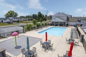 Saltwater pool & kiddie splash pad